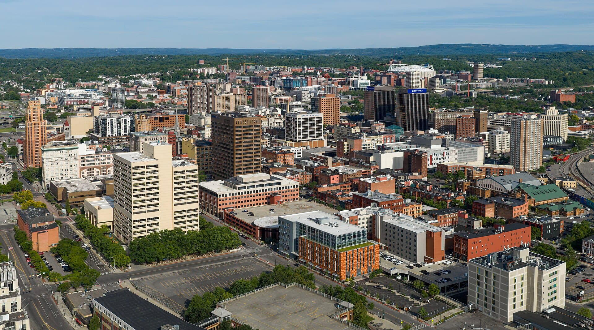 Local street or neighborhood view of Syracuse, NY