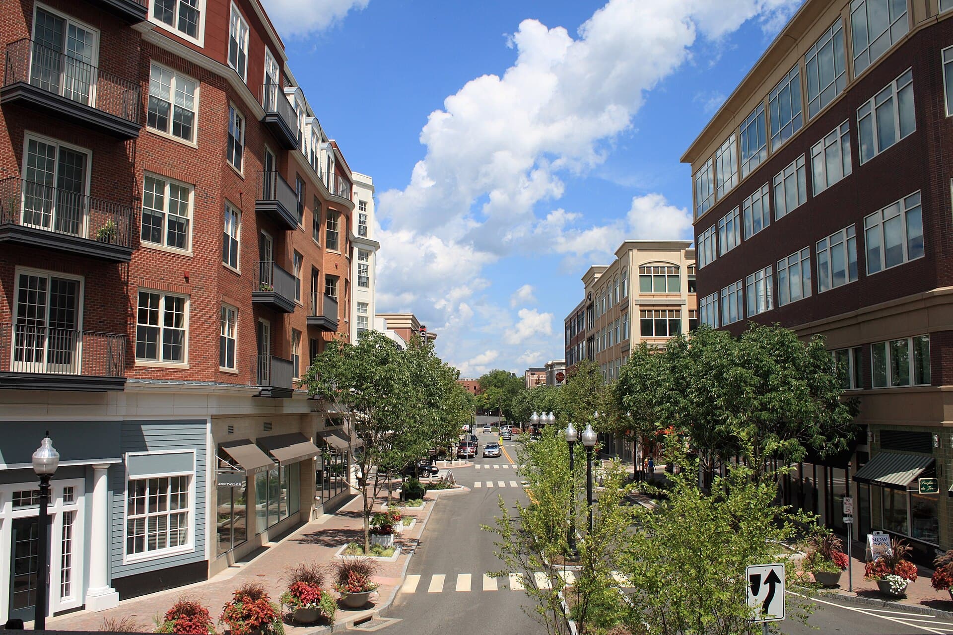 Local street or neighborhood view of West Hartford, Connecticut